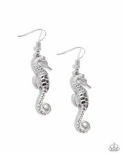 Load image into Gallery viewer, Seahorse Sheen - Silver
